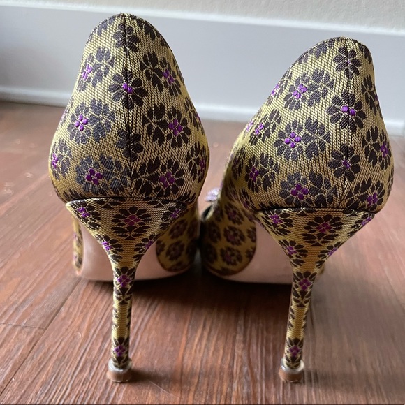 Manolo Blahnik Hangisi - Picture 3 of 10